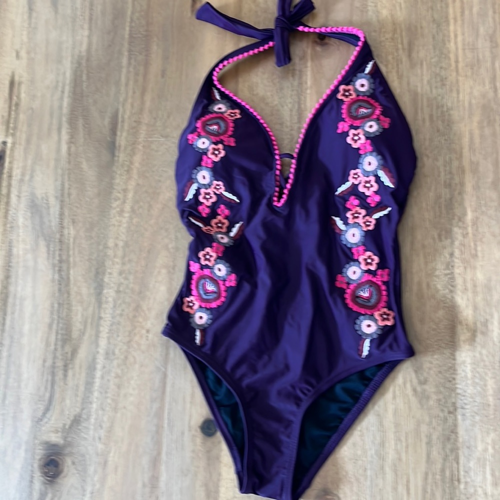 Venus - Size 4 Bathingsuit